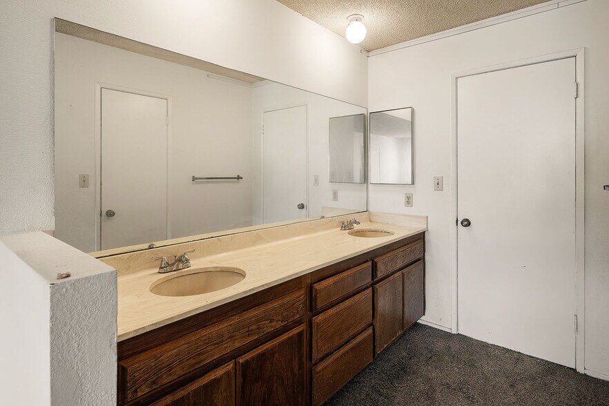 More Photos Of 104 N Atlantic Blvd, Alhambra Apartments For Sale
