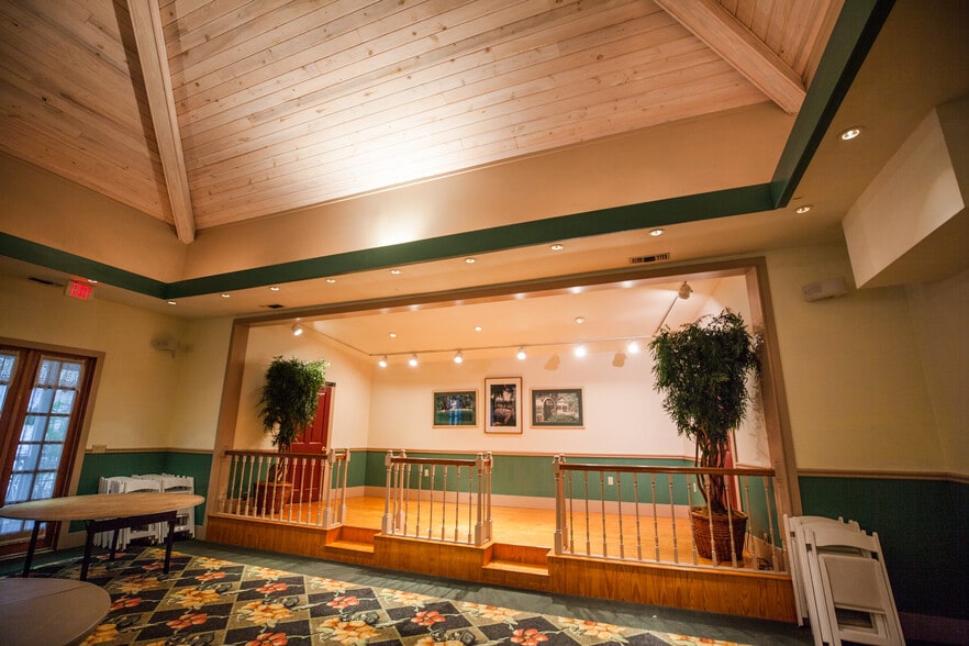 More Photos Of 219 Highway 51 NE, Steinhatchee Lodge Meeting Hall For Sale