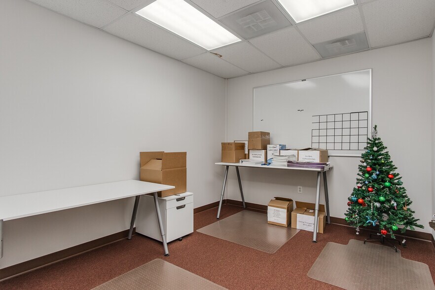 More Photos Of 1539 Tilco Dr, Frederick Light Distribution For Sale