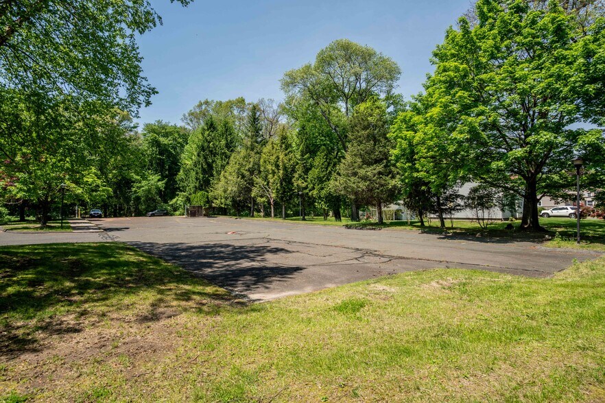 More Photos Of 1170 Ellington Rd, South Windsor Loft Creative Space For Sale