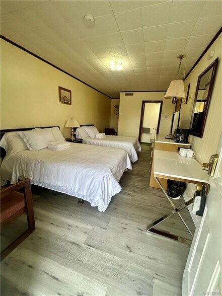 More Photos Of , Niagara Falls Unknown For Sale