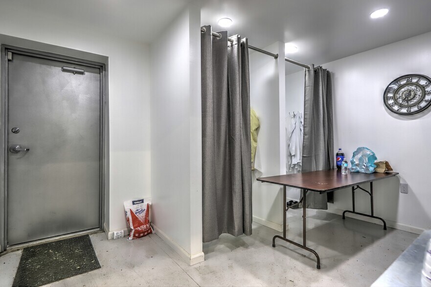 More Photos Of 15 Container Dr, Terryville Manufacturing For Sale