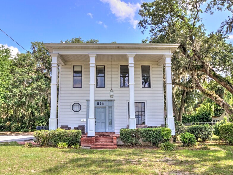 Primary Photo Of 944 E Silver Springs Blvd, Ocala Office For Sale