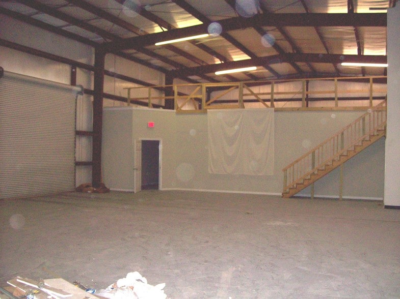 More Photos Of 56 S Dixie Hwy, Saint Augustine Warehouse For Lease