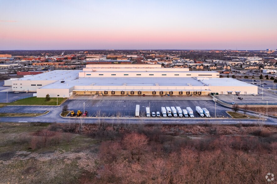 More Photos Of 4101 W Burnham St, West Milwaukee Manufacturing For Sale