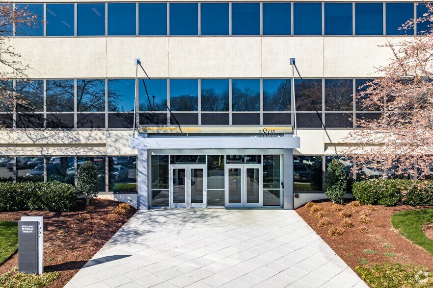 More Photos Of 1801 Research Blvd, Rockville Unknown For Lease