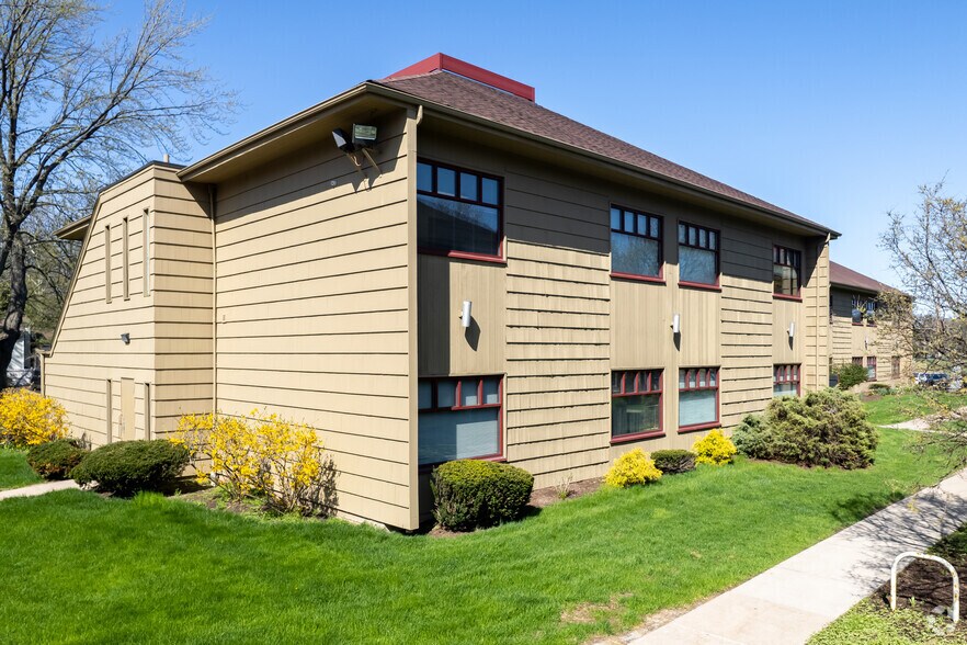 More Photos Of 160 Allens Creek Rd, Rochester Office For Lease