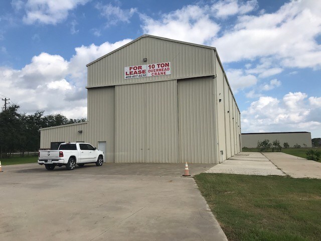 More Photos Of 101 Industrial Park Blvd, Hitchcock Warehouse For Lease