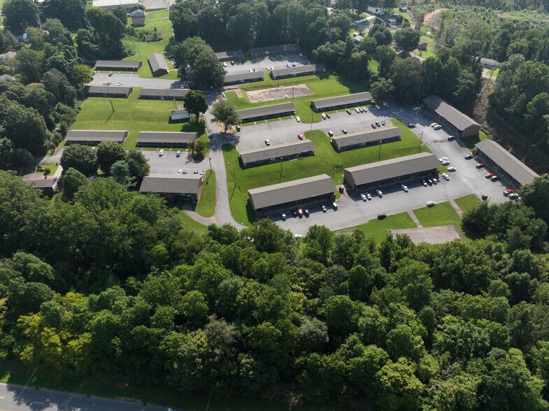 More Photos Of 100 S Kirkland Ave, Elkin Apartments For Sale