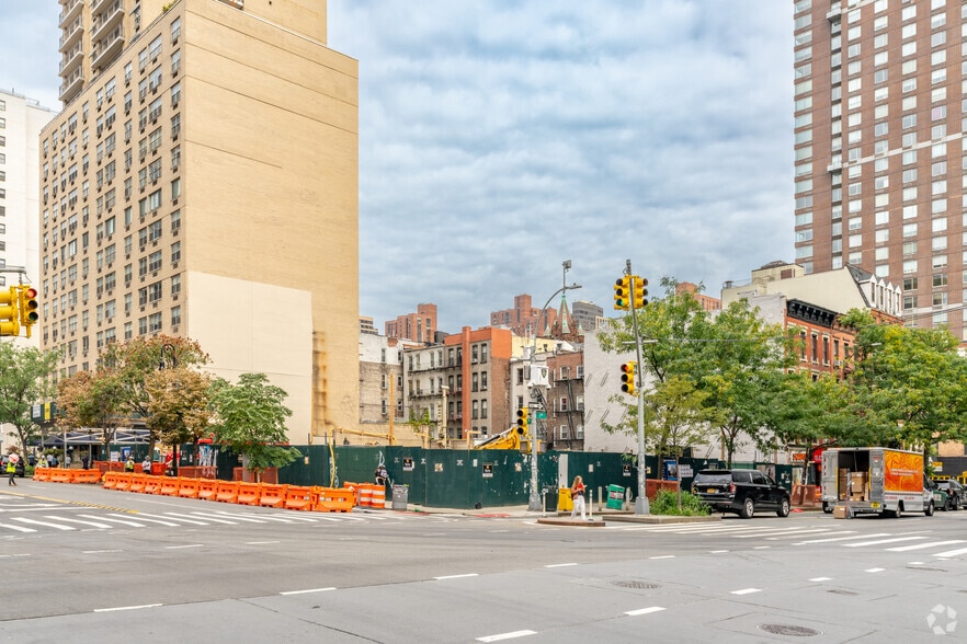 Primary Photo Of 1655 1st Ave, New York Apartments For Lease