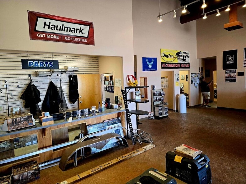 More Photos Of 1435 NM 333, Edgewood Warehouse For Sale