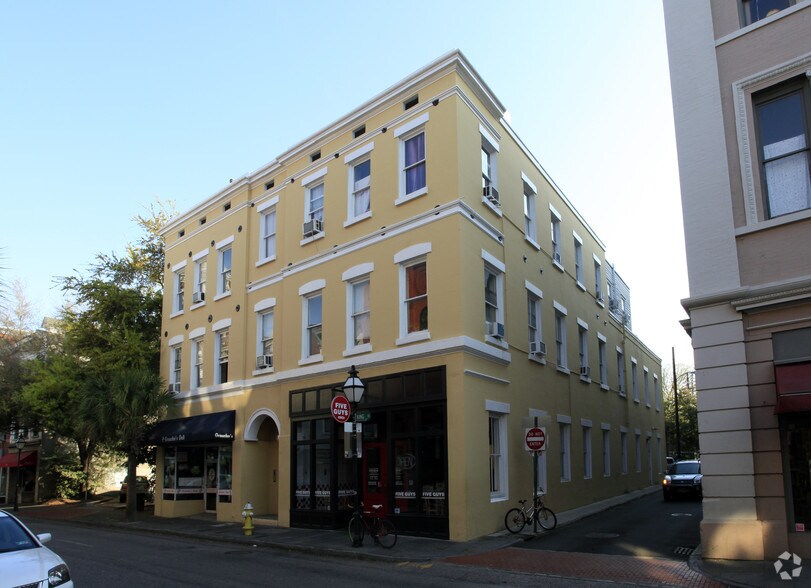 More Photos Of 364 King St, Charleston Storefront Retail Residential For Lease