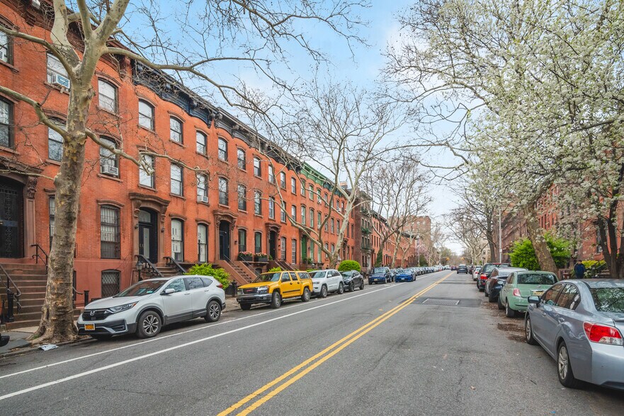 More Photos Of 426 Clermont Ave, Brooklyn Apartments For Sale