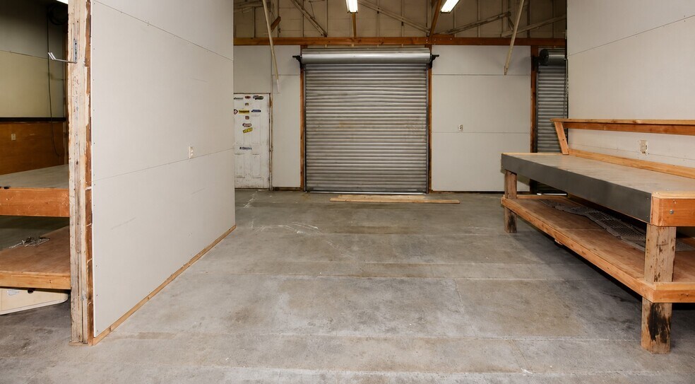 More Photos Of 35633 Highway 66, Daggett Warehouse For Sale