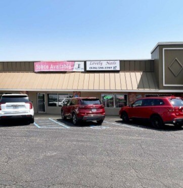 More Photos Of 2100-2128 Rock Rd, De Soto General Retail For Lease