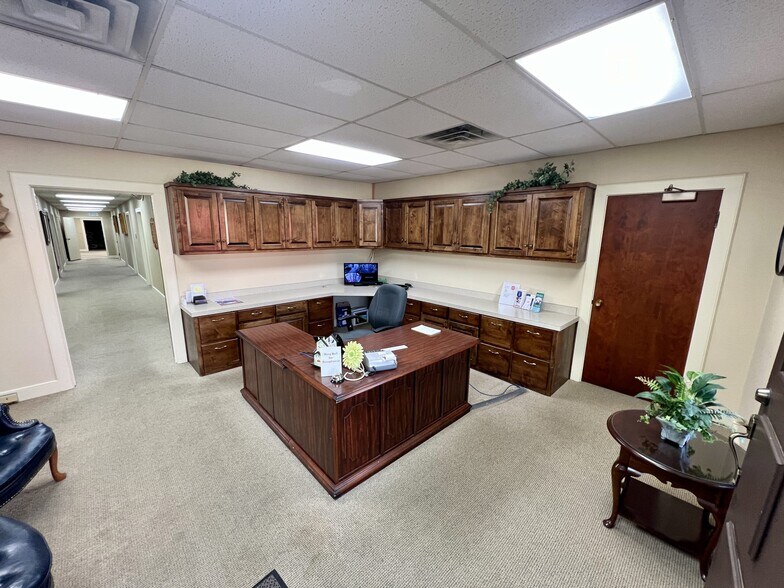 More Photos Of 620 4th St, Graham Office For Sale