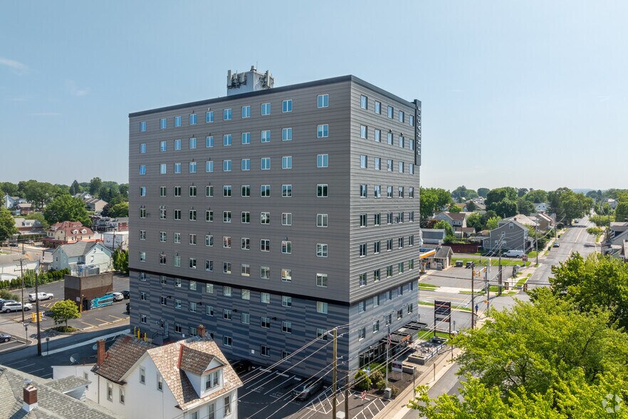 More Photos Of 65 E Elizabeth Ave, Bethlehem Medical For Lease