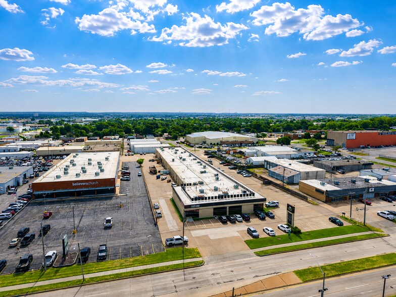 More Photos Of 4717-4733 S Memorial Dr, Tulsa Showroom For Lease