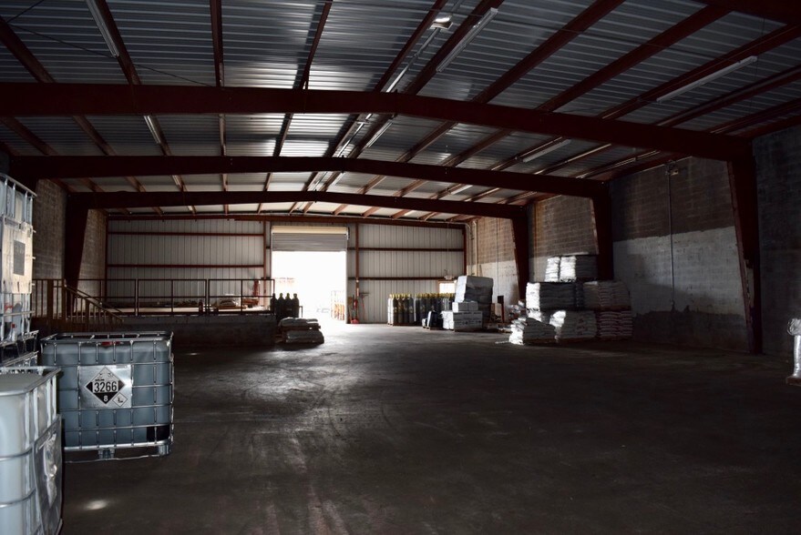 More Photos Of 831 Iolani St, Hilo Manufacturing For Lease