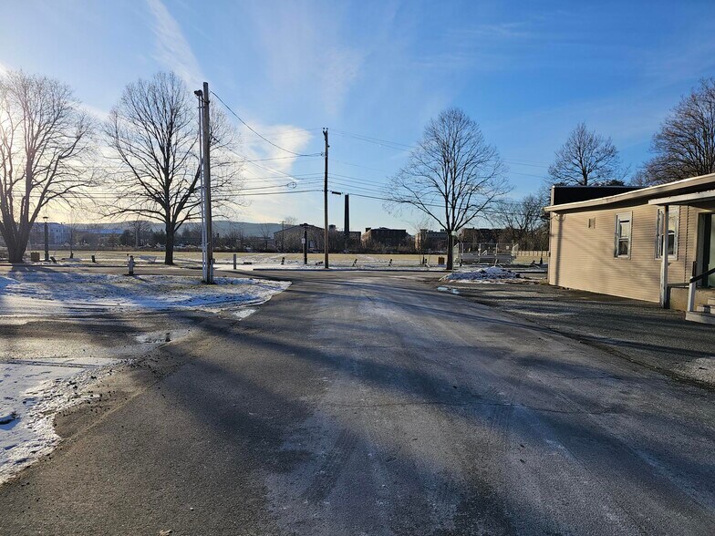 More Photos Of 36 Carpenter Street St, Keene Office For Sale