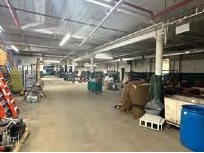 More Photos Of 30-32 Mill @ Walnut Street, Assonet Manufacturing For Sale