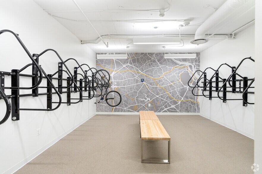 More Photos Of 6400 Arlington Blvd, Falls Church Office For Lease