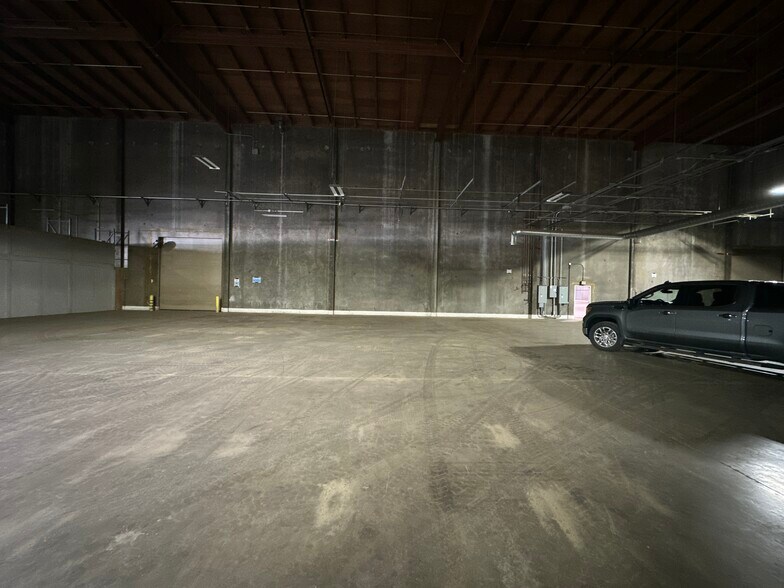 More Photos Of 99 Kentucky Street, Gridley Warehouse For Lease