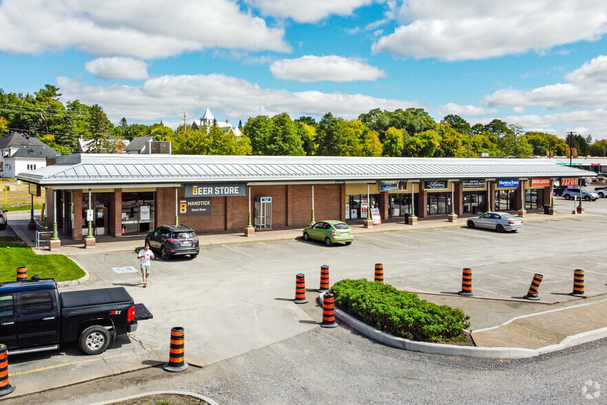 More Photos Of 1160 Beaverwood Rd, Ottawa Freestanding For Lease