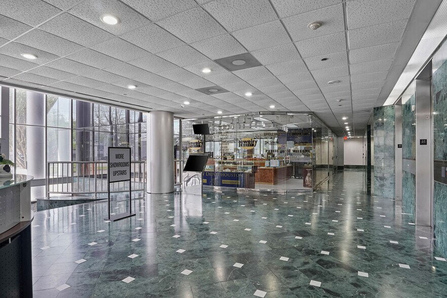 More Photos Of 6222 Richmond Ave, Houston Office For Sale