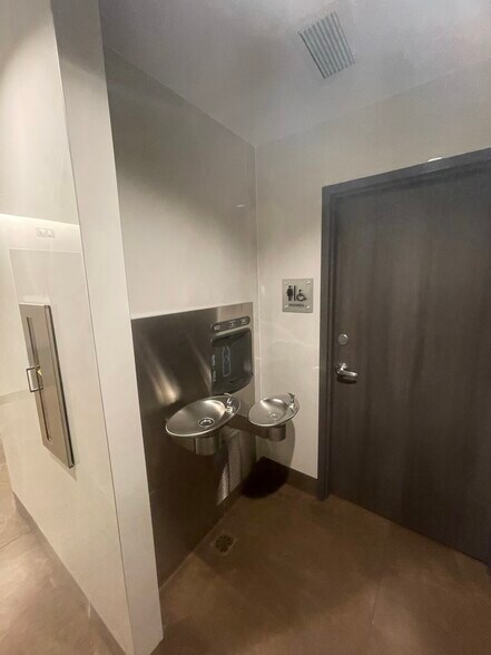 More Photos Of 7900 Sudley Rd, Manassas Office For Lease