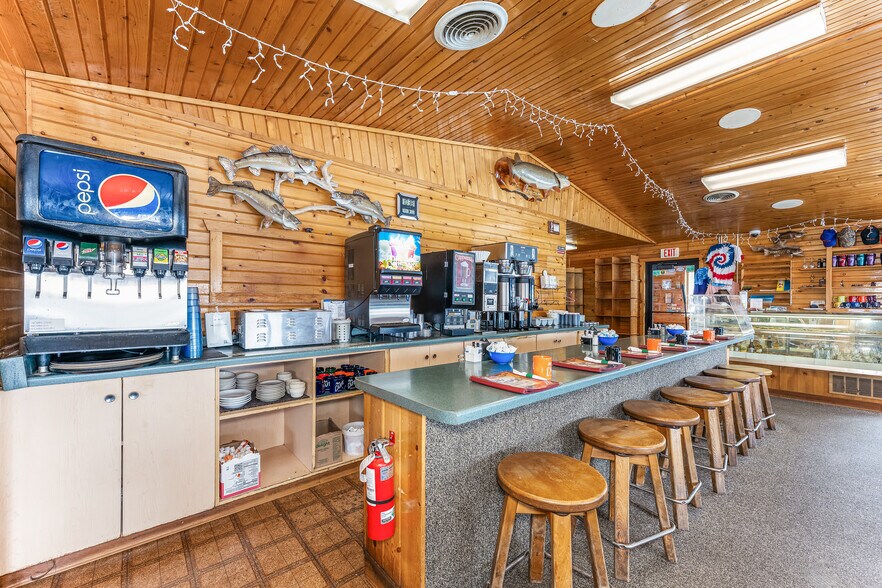 More Photos Of 904 N Railroad St, Eagle River Restaurant For Sale