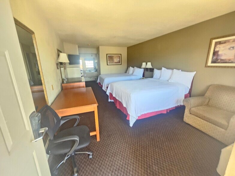 More Photos Of 143 Highway 65 S, Tallulah Hospitality For Sale