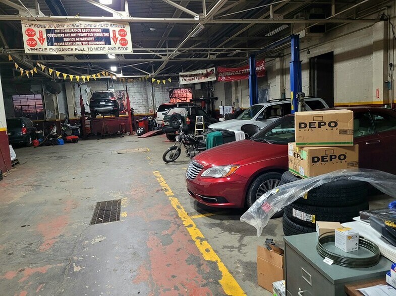 More Photos Of 2400 Brownsville Rd, Pittsburgh Auto Repair For Sale