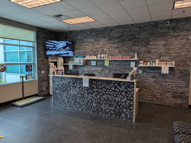 More Photos Of 17270-17272 Golden Valley Pky, Lathrop Office For Sale