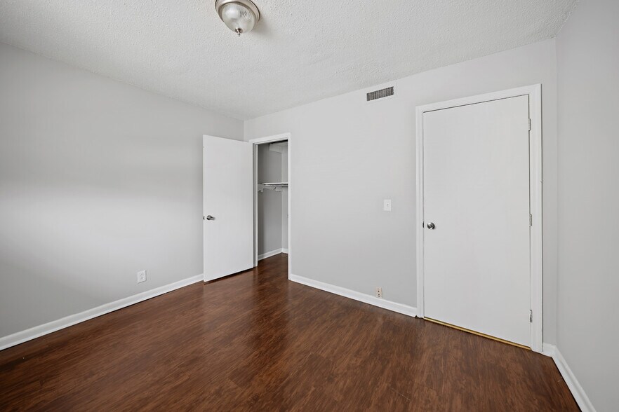 More Photos Of 1200 WH Davis Dr, Nashville Apartments For Sale