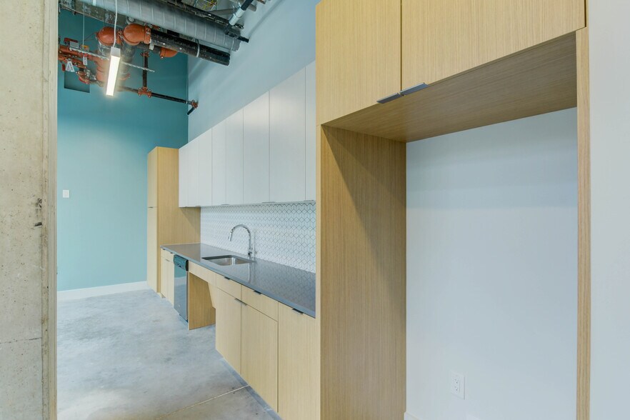 More Photos Of 1800 E 4th St, Austin Apartments For Sale