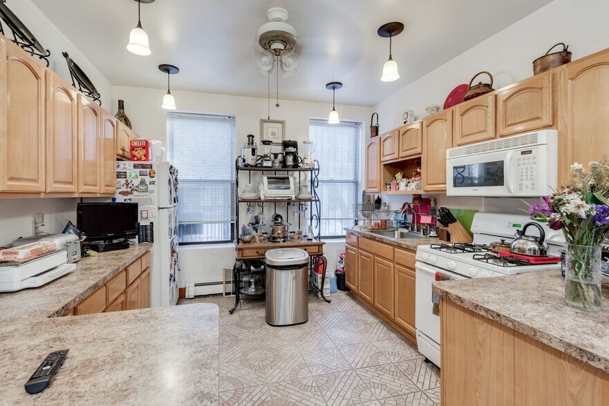 More Photos Of 898 Hancock St, Brooklyn Apartments For Sale