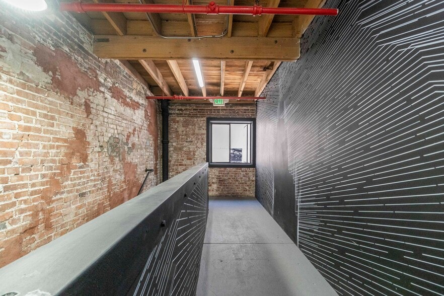 More Photos Of 941 E 2nd St, Los Angeles Industrial For Lease