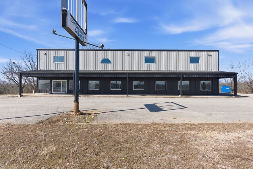 More Photos Of 10923 State Highway 176, Walnut Shade Office For Sale