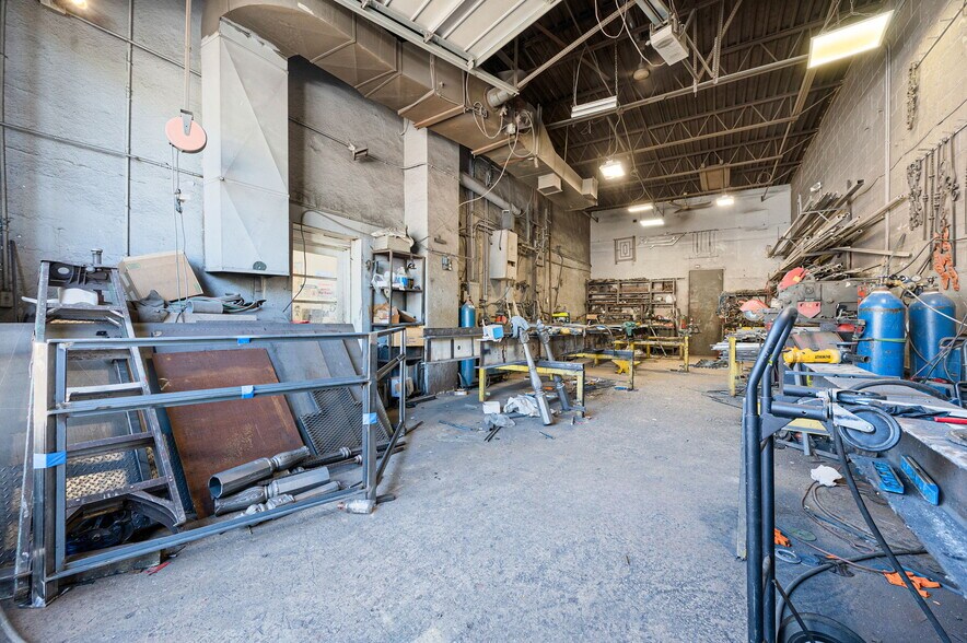 More Photos Of 116 E Merrick Rd, Freeport Warehouse For Sale