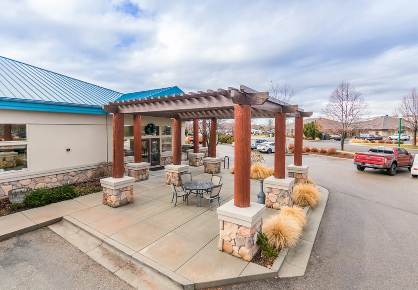 More Photos Of 1059 E Iron Eagle Dr, Eagle Office For Lease