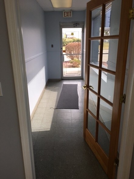 More Photos Of 1580 Lakeland Ave, Bohemia Warehouse For Lease
