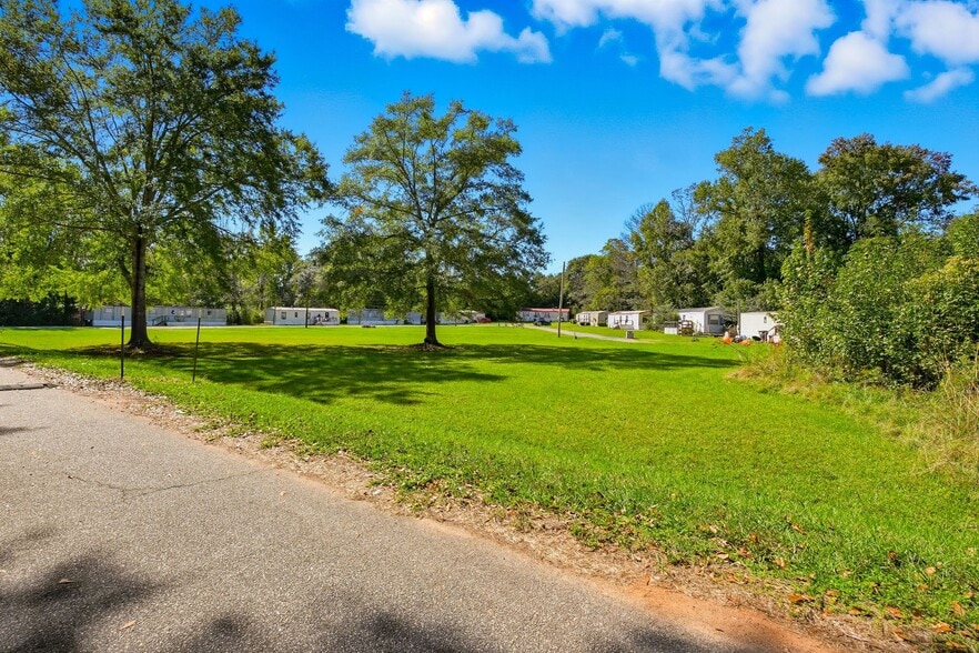 More Photos Of 120 Pine Circle Cir, Ellaville Manufactured Housing Mobile Home Park For Sale