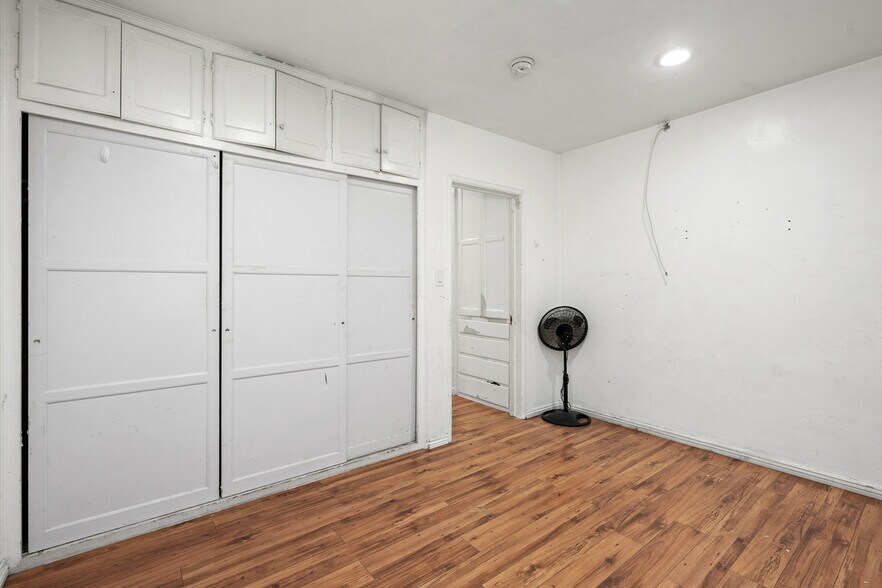 More Photos Of 9819 S Normandie Ave, Los Angeles General Retail For Sale
