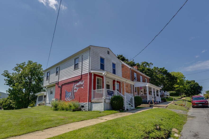 More Photos Of 1053 Washington St, Harpers Ferry Hospitality For Sale