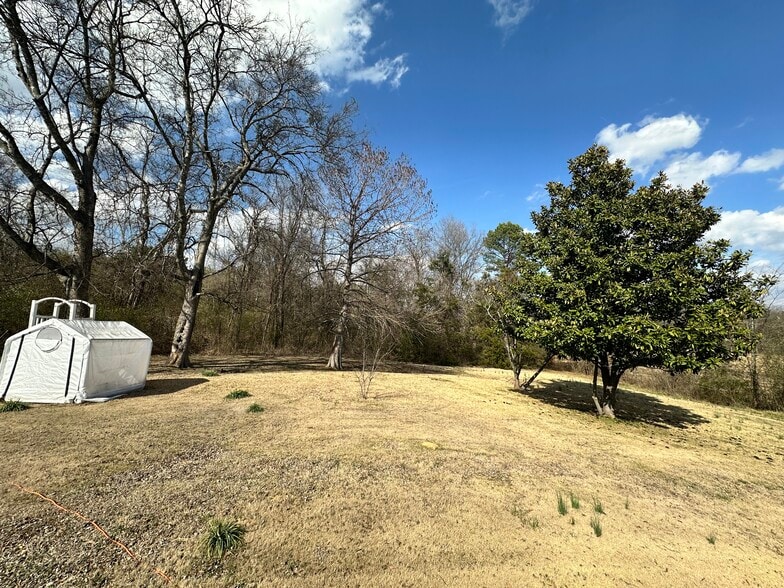 More Photos Of 2840 McCullough Blvd, Belden Office Residential For Sale