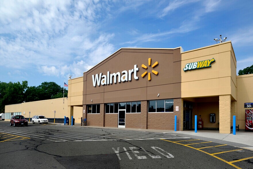 More Photos Of 172-180 N King St, Northampton Unknown For Lease