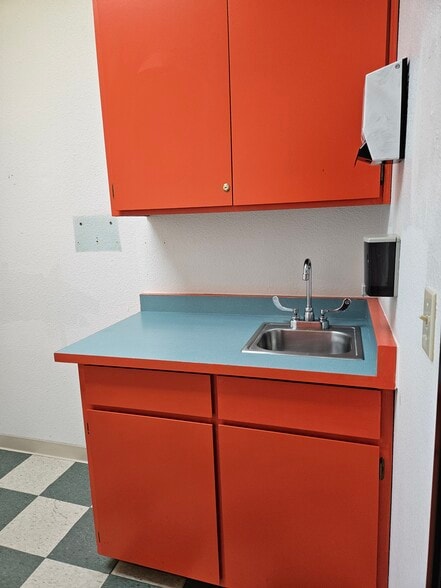 More Photos Of 2501 McHenry Ave, Modesto Freestanding For Sale