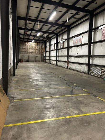 More Photos Of 2001 Market St, Ashland Manufacturing For Lease