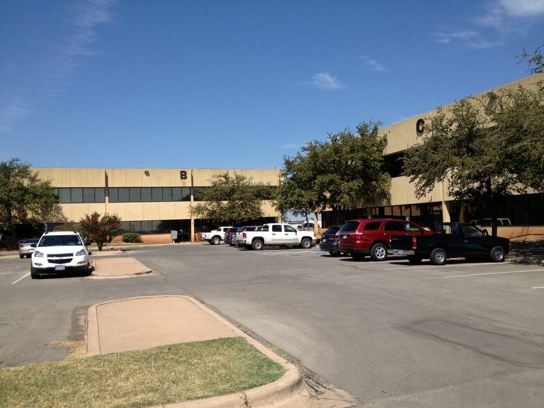 More Photos Of 209 S Danville Dr, Abilene Office For Lease